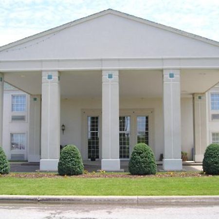 Moberly Inn & Suites Exterior photo