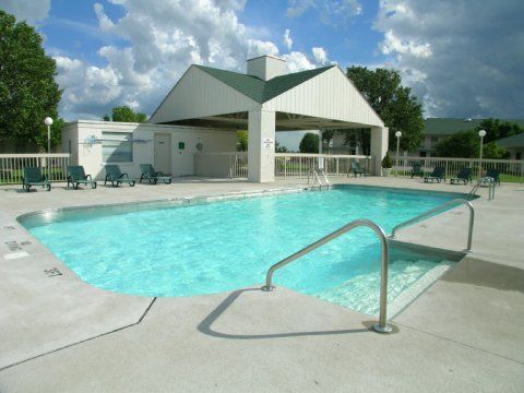 Moberly Inn & Suites Exterior photo