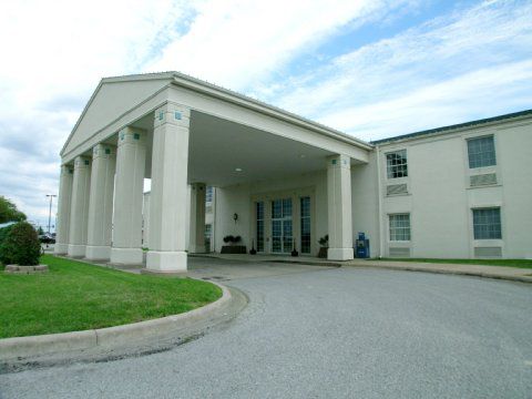 Moberly Inn & Suites Exterior photo